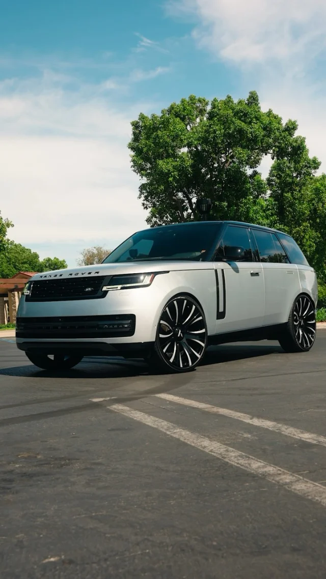 Rover on 26s🔥
M-Spectre - Custom 2tone Finish
Available Now!

#artiswheels #forgedwheels #rangerover #customwheels #26s
