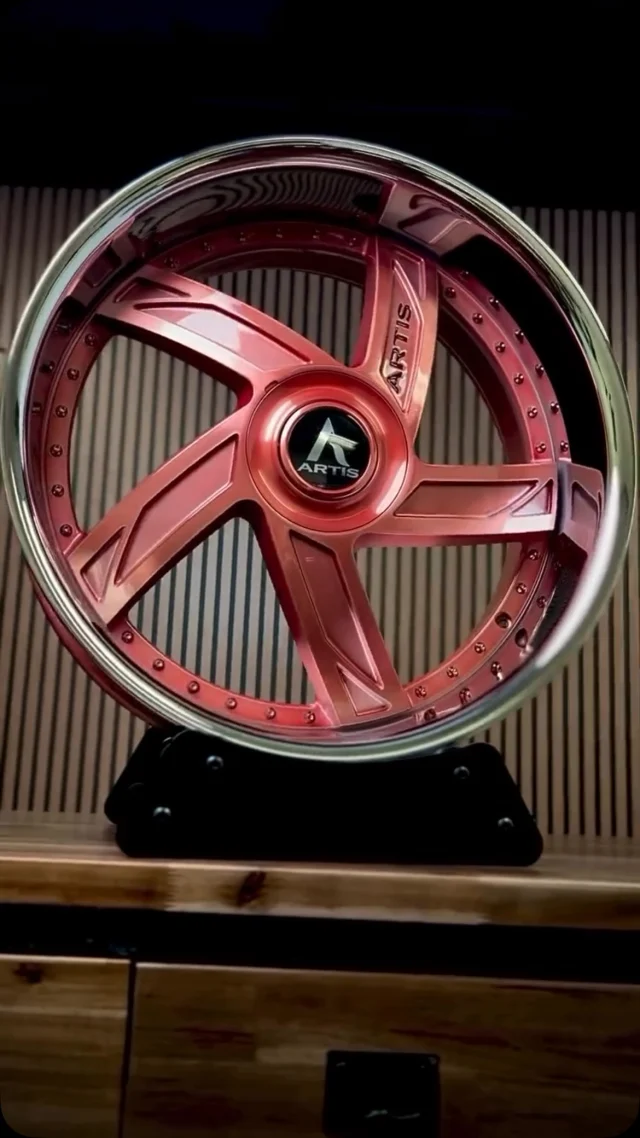 WHAT YOU PUTTING THESE ON!?🔥
Vestavia XL - Rose Gold / SS Lip
Available Now!

#artiswheels #customwheels #donks #rims #wheels