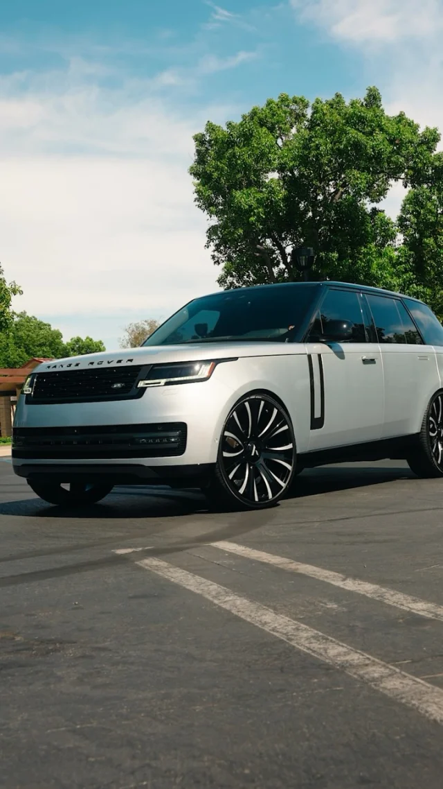 Rover on 26s🔥
M-Spectre - Custom 2tone Finish
Available Now!

#artiswheels #forgedwheels #rangerover #customwheels #wheels